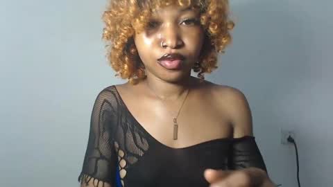 Snapshot of sexy_bluey247 chatting on 16, 4, 2026 sexy_bluey247 online show from 16, 4, 2026