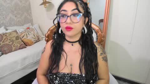  C R I S T A L  online show from 6, 1, 2025