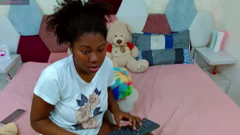Snapshot of sexy_duo_girl chatting on 5, 6, 2026 sexy_duo_girl online show from 5, 6, 2026