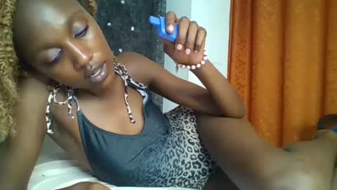 Snapshot of sexy_ebony_nica chatting on 31, 1, 2025 sexy_ebony_nica online show from 31, 1, 2025