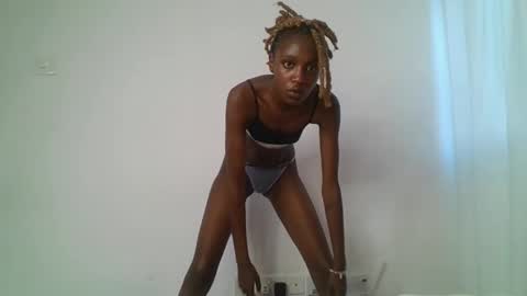Snapshot of sexy_ebony_nica chatting on 2, 2, 2025 sexy_ebony_nica online show from 2, 2, 2025