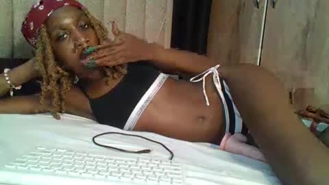 Snapshot of sexy_ebony_nica chatting on 11, 2, 2025 sexy_ebony_nica online show from 11, 2, 2025