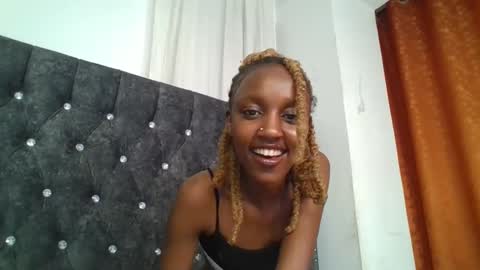Snapshot of sexy_ebony_nica chatting on 13, 2, 2025 sexy_ebony_nica online show from 13, 2, 2025