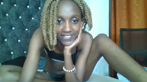Snapshot of sexy_ebony_nica chatting on 25, 2, 2025 sexy_ebony_nica online show from 25, 2, 2025