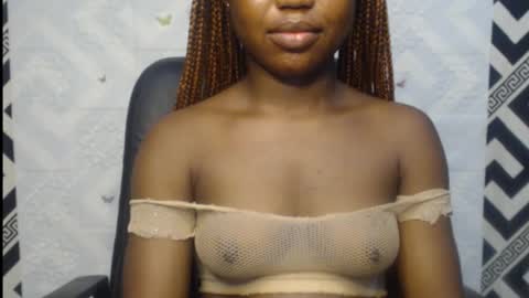 Snapshot of sexy_floral chatting on 3, 10, 2025 Angela online show from 3, 10, 2025