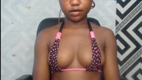Snapshot of sexy_floral chatting on 6, 10, 2025 Angela online show from 6, 10, 2025