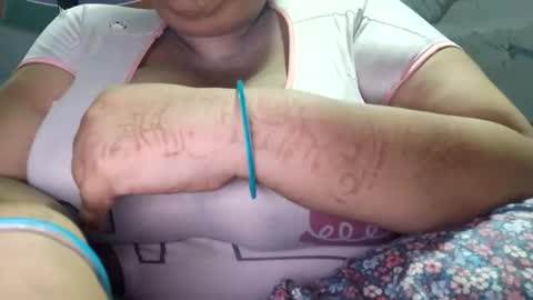 Snapshot of sexy_girl32 chatting on 21, 5, 2026 sexy_girl32 online show from 21, 5, 2026