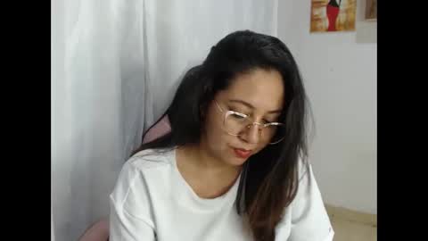 Snapshot of sexy_goddes1 chatting on 19, 10, 2025 layla violeta gomez online show from 19, 10, 2025