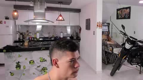 WENDY  MAX  AND VICKY online show from 5, 10, 2025