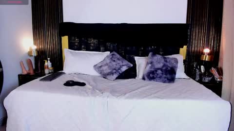 Snapshot of sexy_hot_milf_ chatting on 3, 6, 2026 Dafne online show from 3, 6, 2026