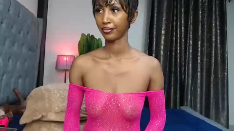 Snapshot of sexy_larisa chatting on 16, 12, 2025 larisa online show from 16, 12, 2025