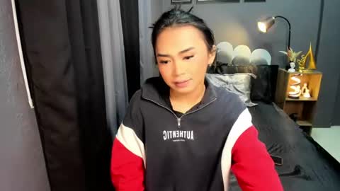 Snapshot of sexy_lucypetite chatting on 6, 8, 2026 Lucy online show from 6, 8, 2026