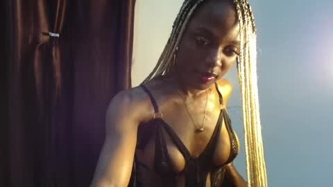 Snapshot of sexy_maureen chatting on 26, 4, 2026 maggi online show from 26, 4, 2026