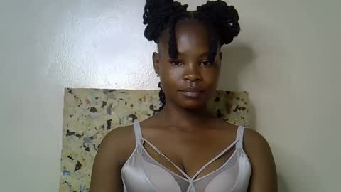 Molyne online show from 8, 3, 2026