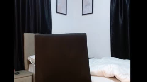 Snapshot of sexy_pearl12 chatting on 2, 6, 2026 zoe online show from 2, 6, 2026