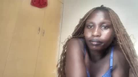 Snapshot of sexy_queenebony chatting on 13, 10, 2025 sexy_queenebony online show from 13, 10, 2025