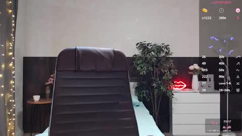 Annie - Your Dream Girl online show from 11, 2, 2025