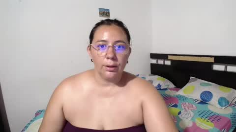 Snapshot of sexy_ticki chatting on 9, 9, 2025 janel online show from 9, 9, 2025