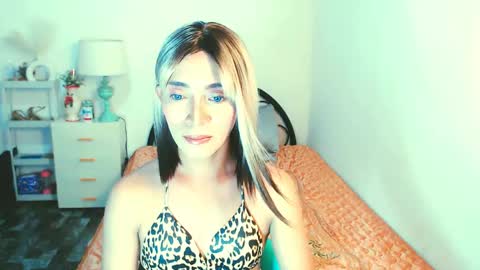 Snapshot of sexy_yllona chatting on 9, 6, 2026 sexy_yllona online show from 9, 6, 2026