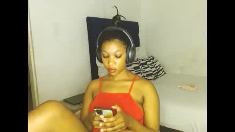 sexyalender02 online show from 14, 11, 2025