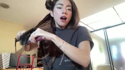 Alice Skay online show from 16, 12, 2025