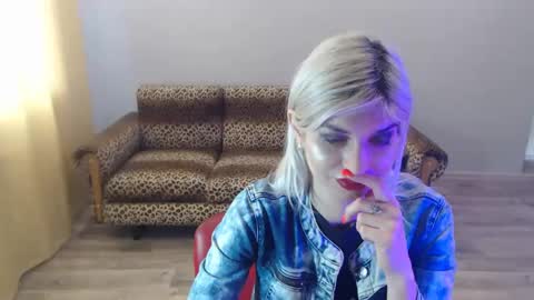 sexybeatriice online show from 25, 1, 2025