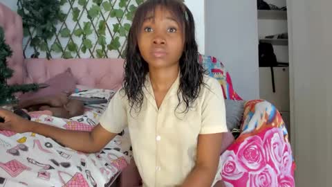 Snapshot of sexybrunnetem chatting on 21, 12, 2024 sofia online show from 21, 12, 2024