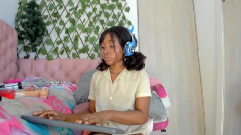 Snapshot of sexybrunnetem chatting on 8, 1, 2025 sofia online show from 8, 1, 2025