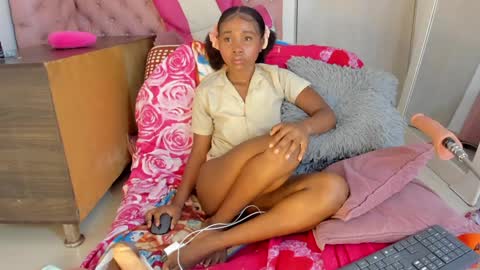 Snapshot of sexybrunnetem chatting on 4, 2, 2025 sofia online show from 4, 2, 2025