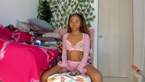 Snapshot of sexybrunnetem chatting on 13, 2, 2025 sofia online show from 13, 2, 2025