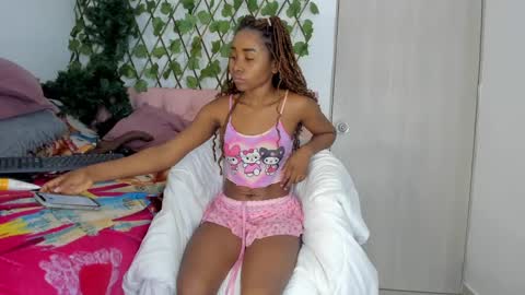 Snapshot of sexybrunnetem chatting on 22, 2, 2025 sofia online show from 22, 2, 2025