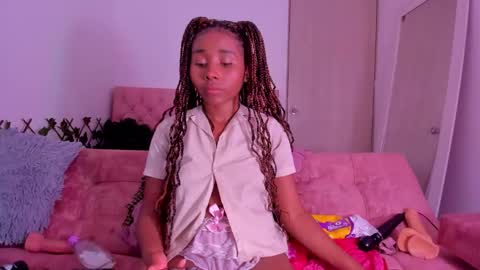 Snapshot of sexybrunnetem chatting on 18, 9, 2025 sofia online show from 18, 9, 2025