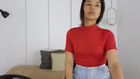 chanell and yina online show from 15, 12, 2025