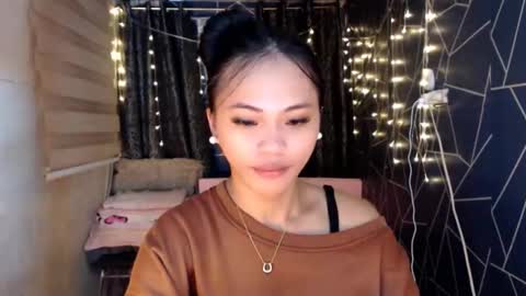 Snapshot of sexycheng chatting on 17, 11, 2025 Miss Cheng online show from 17, 11, 2025