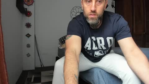 Antonioylola online show from 3, 1, 2025