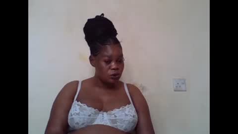 Snapshot of sexydove2 chatting on 5, 2, 2025 EMILY online show from 5, 2, 2025