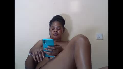 Snapshot of sexydove2 chatting on 12, 2, 2025 EMILY online show from 12, 2, 2025