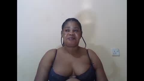 Snapshot of sexydove2 chatting on 21, 2, 2025 EMILY online show from 21, 2, 2025