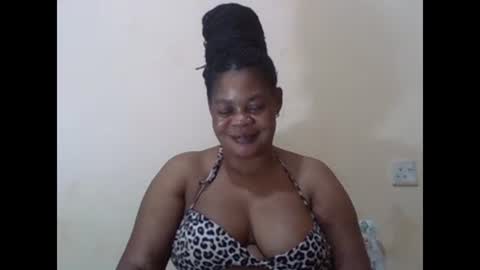 Snapshot of sexydove2 chatting on 24, 2, 2025 EMILY online show from 24, 2, 2025