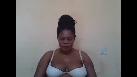 Snapshot of sexydove2 chatting on 5, 3, 2025 EMILY online show from 5, 3, 2025