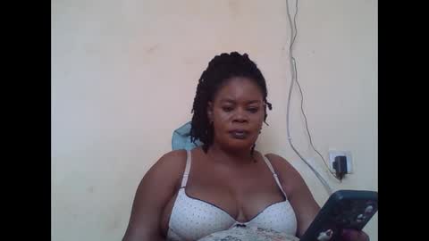 Snapshot of sexydove2 chatting on 15, 9, 2025 EMILY online show from 15, 9, 2025
