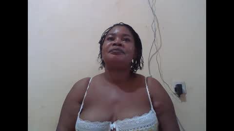 Snapshot of sexydove2 chatting on 8, 10, 2025 EMILY online show from 8, 10, 2025
