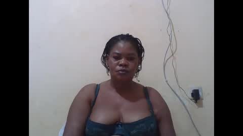 Snapshot of sexydove2 chatting on 12, 10, 2025 EMILY online show from 12, 10, 2025