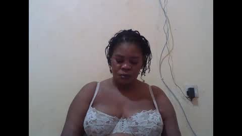 Snapshot of sexydove2 chatting on 13, 10, 2025 EMILY online show from 13, 10, 2025