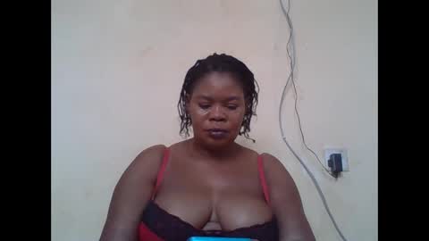 Snapshot of sexydove2 chatting on 14, 10, 2025 EMILY online show from 14, 10, 2025