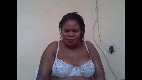 Snapshot of sexydove2 chatting on 17, 10, 2025 EMILY online show from 17, 10, 2025