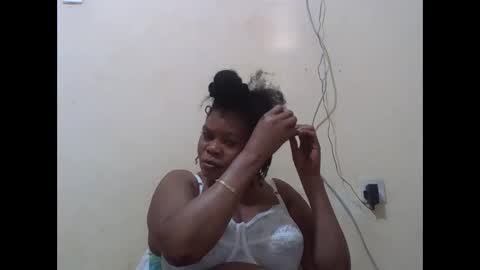 Snapshot of sexydove2 chatting on 19, 10, 2025 EMILY online show from 19, 10, 2025