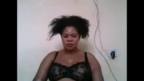 Snapshot of sexydove2 chatting on 28, 10, 2025 EMILY online show from 28, 10, 2025