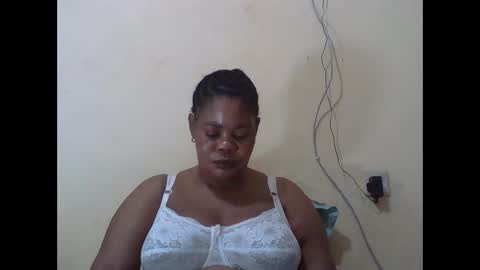 Snapshot of sexydove2 chatting on 2, 11, 2025 EMILY online show from 2, 11, 2025