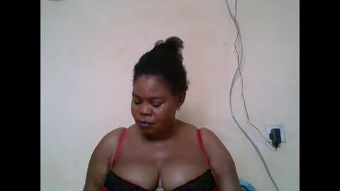 Snapshot of sexydove2 chatting on 4, 11, 2025 EMILY online show from 4, 11, 2025